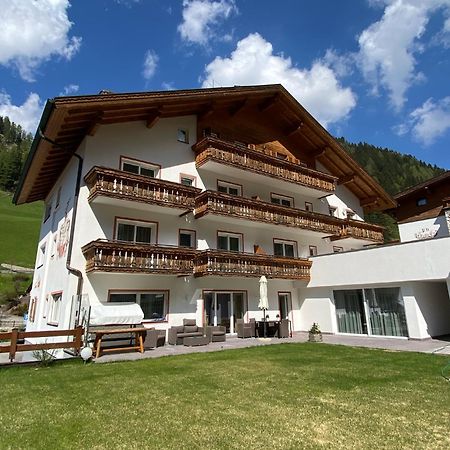 Garni B&B Schenk Сельва-ди-Валь-Гардена Экстерьер фото