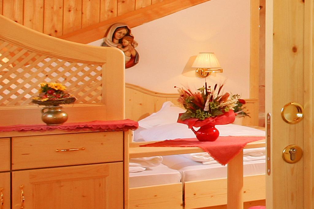 Garni B&B Schenk Сельва-ди-Валь-Гардена Номер фото