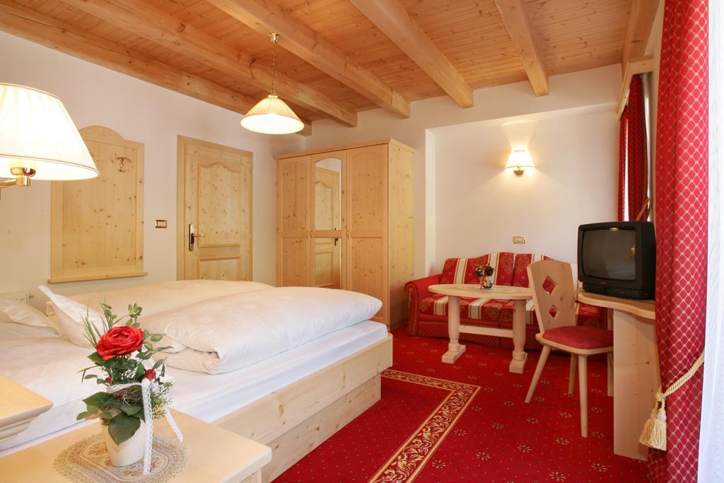 Garni B&B Schenk Сельва-ди-Валь-Гардена Номер фото