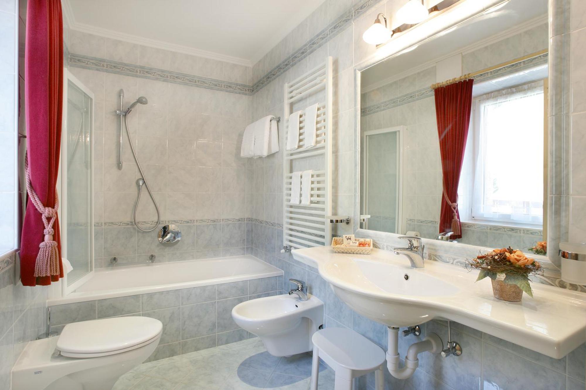 Garni B&B Schenk Сельва-ди-Валь-Гардена Номер фото
